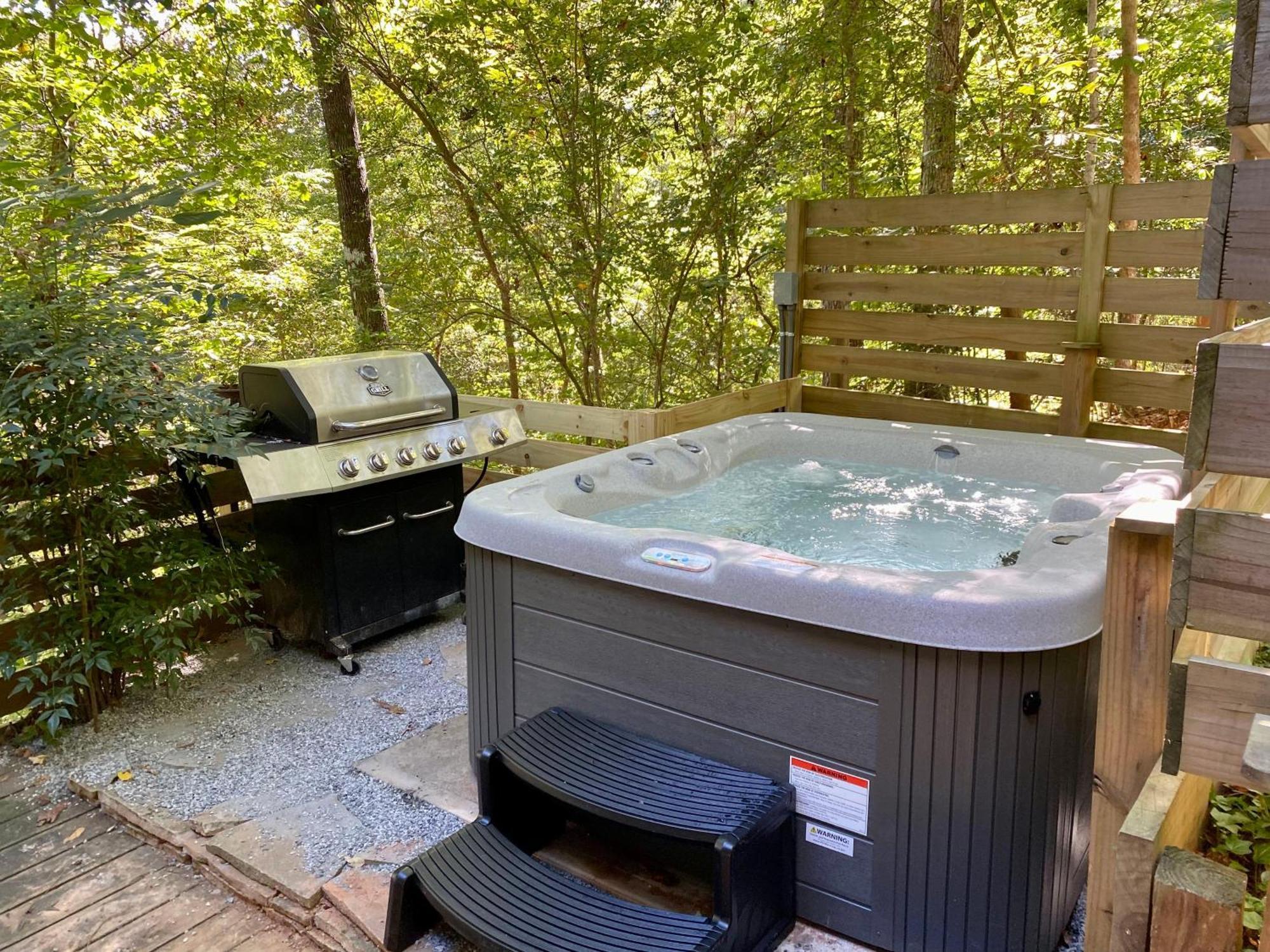 Convenient Cottage-Hot Tub, 4 Minutes To Dahlonega Dış mekan fotoğraf